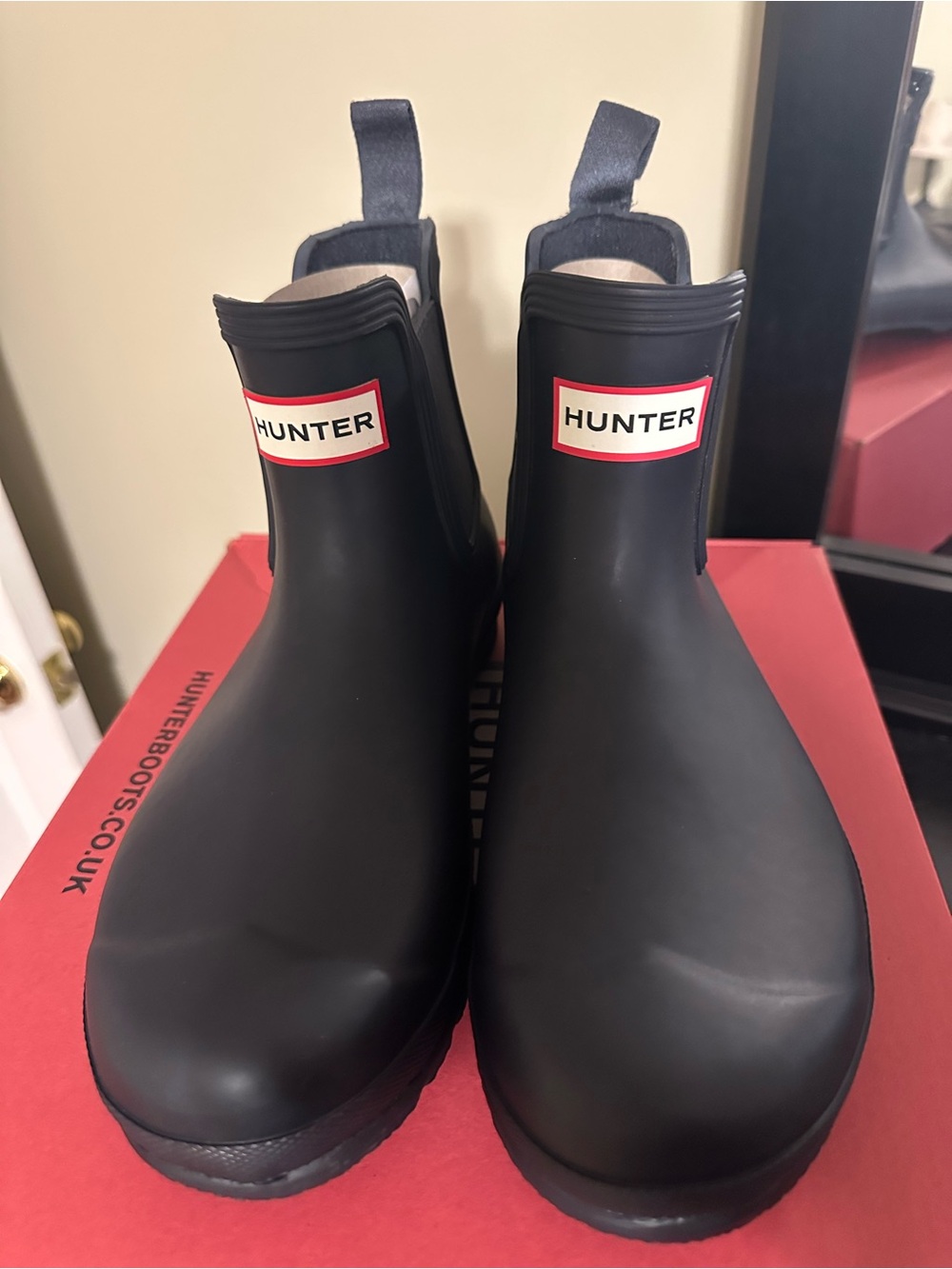 Hunter Navy Chelsea Rain Boots with Red-Trim Logo